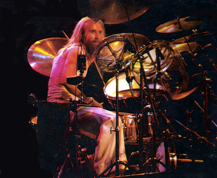 Phil Collins lascia la batteriaPhil Collins lascia la batteria  